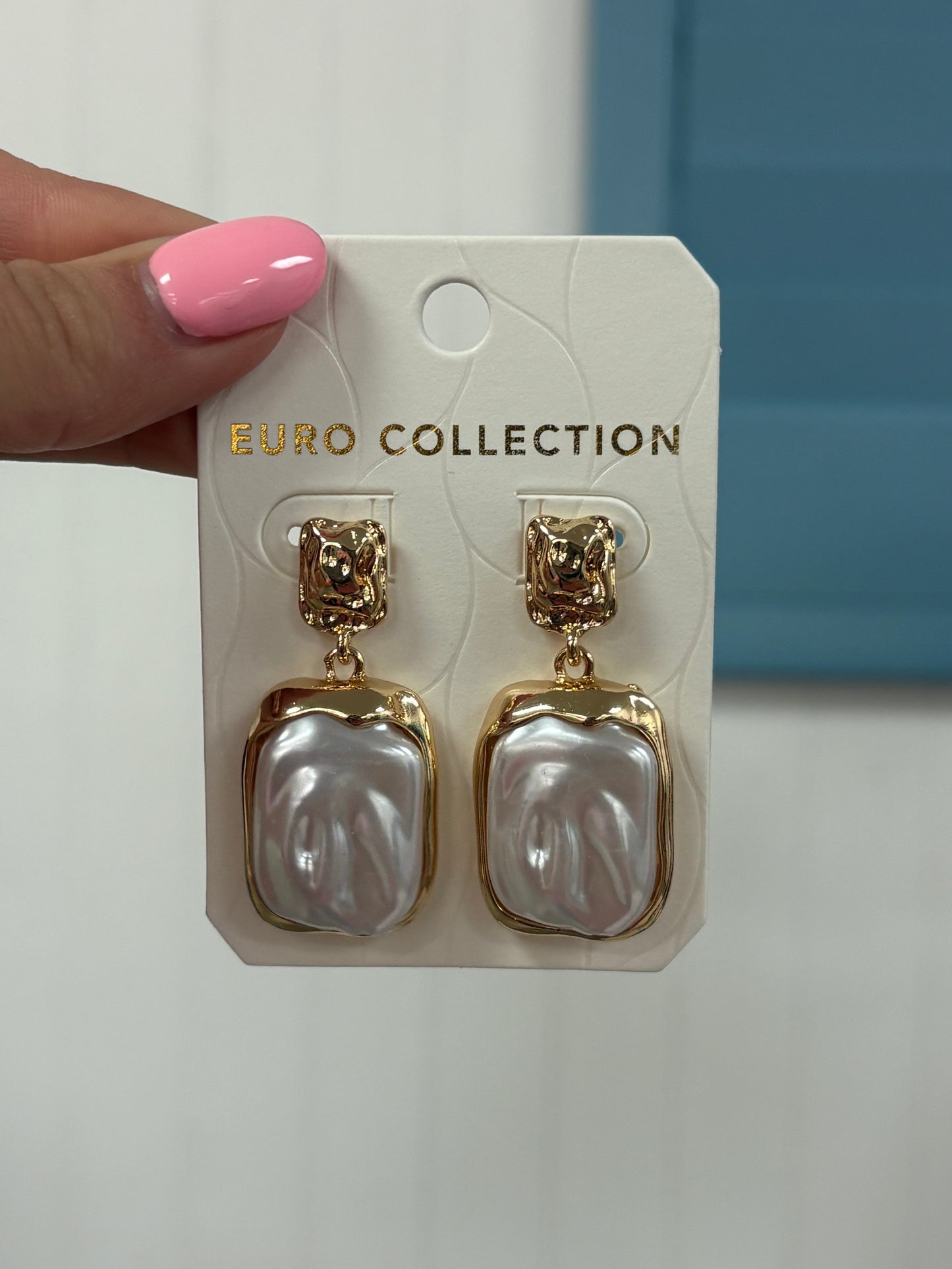 Gold Stud with Freshwater Pearl Earring