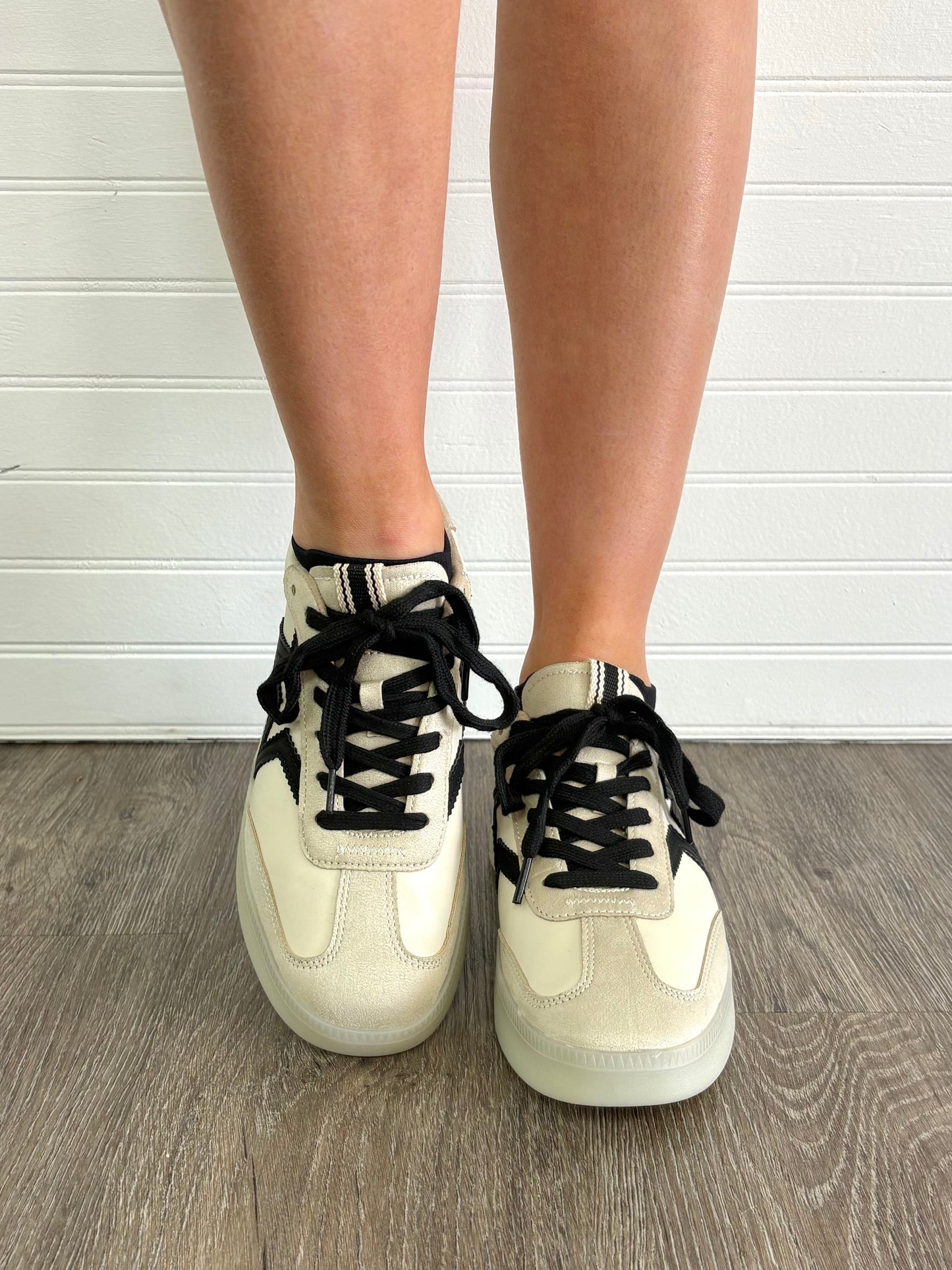 Peaches Sneaker