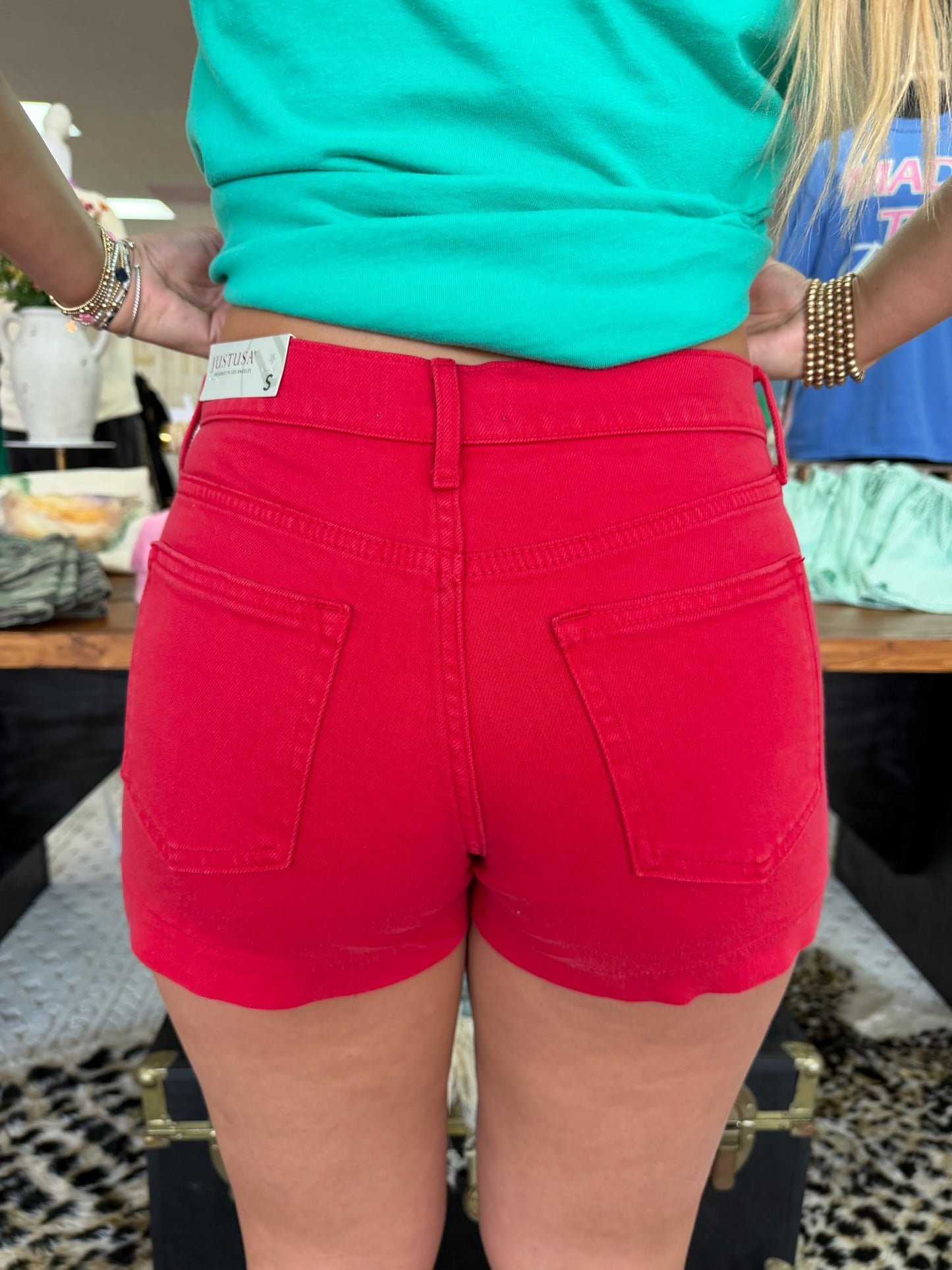Western Pocket Red Short
