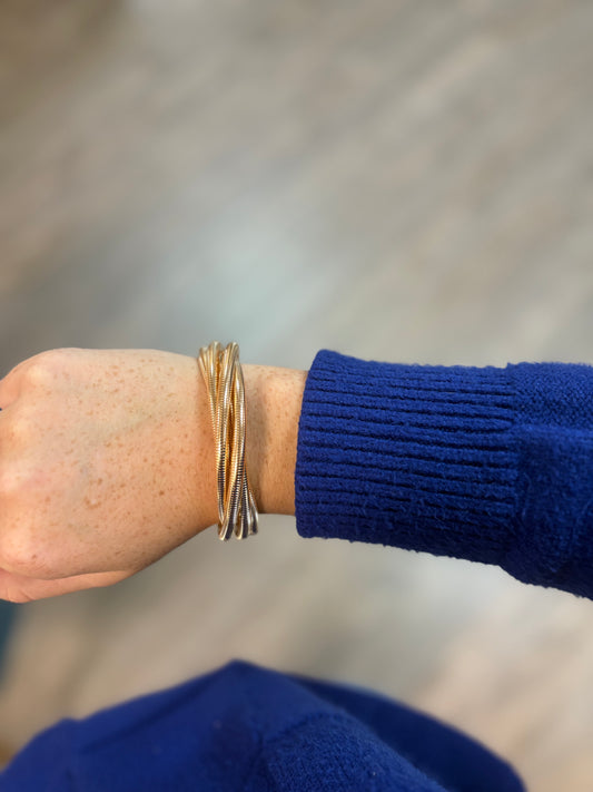 Ribbed Twisted Bracelet