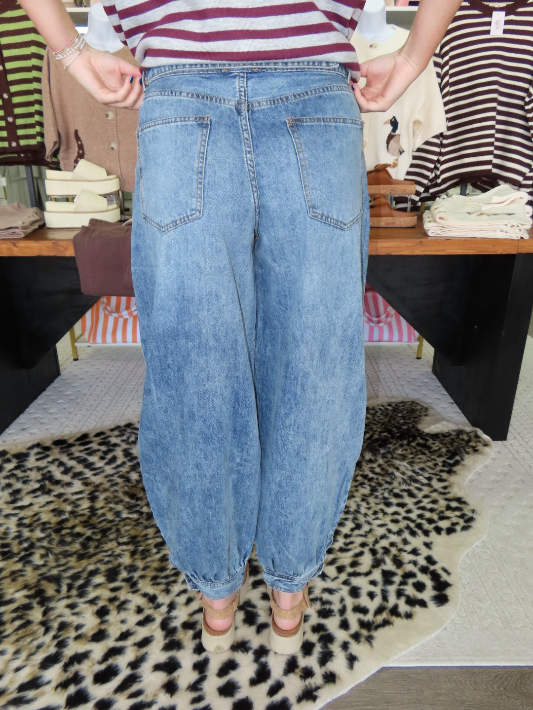 Easy Going Barrel Jeans