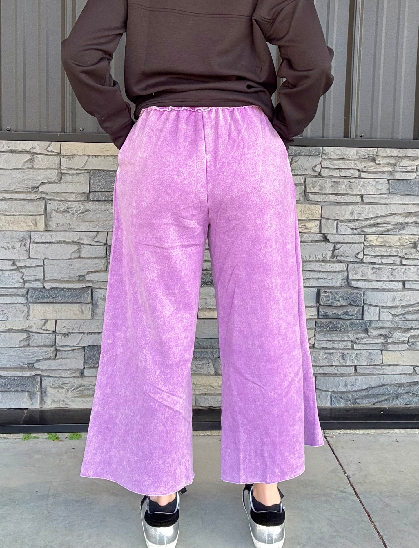 Cropped Acid Wash Fleece Sweatpants (Violet)