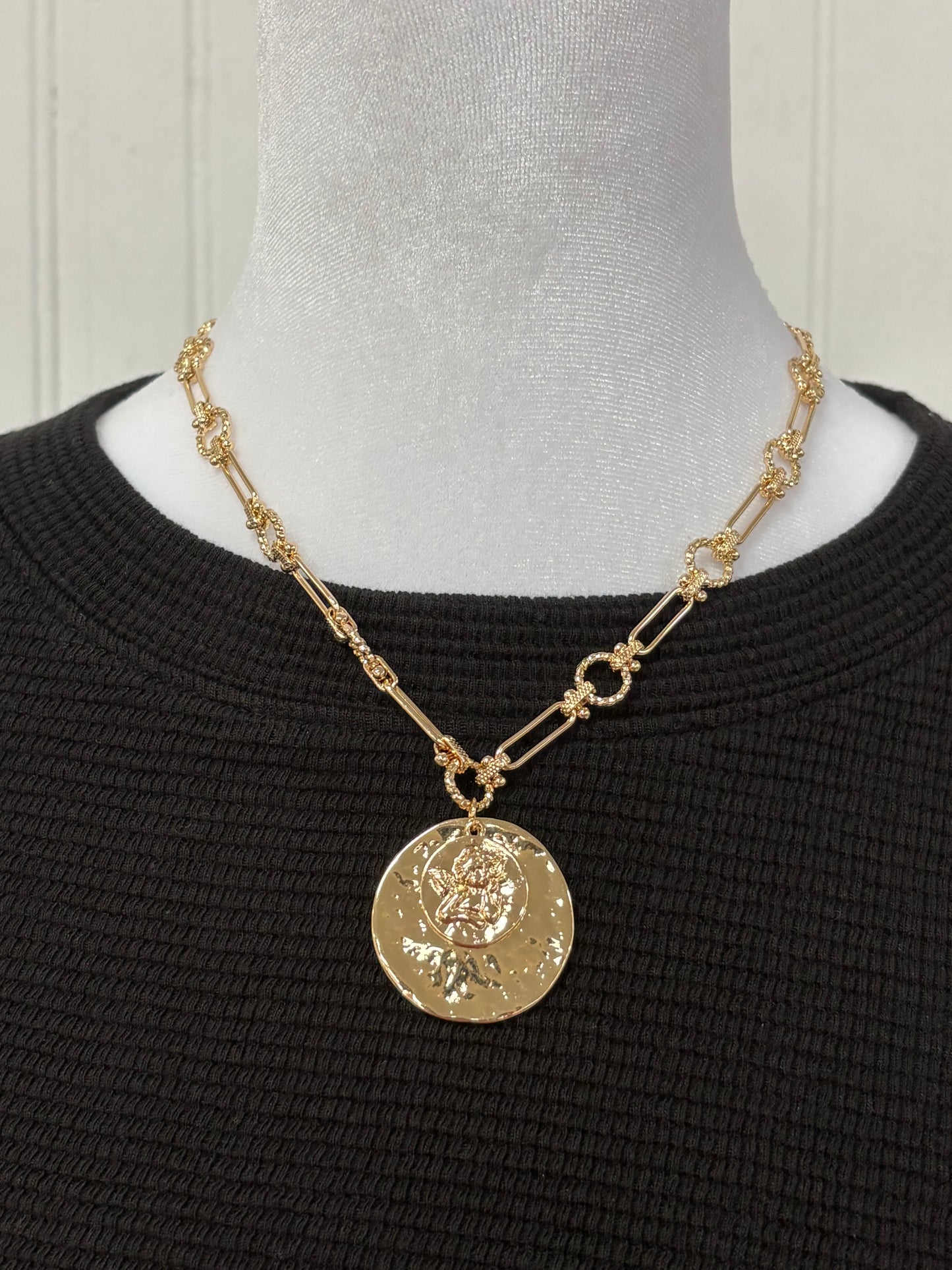 Gold Open Chain With Hammered Circle Necklace