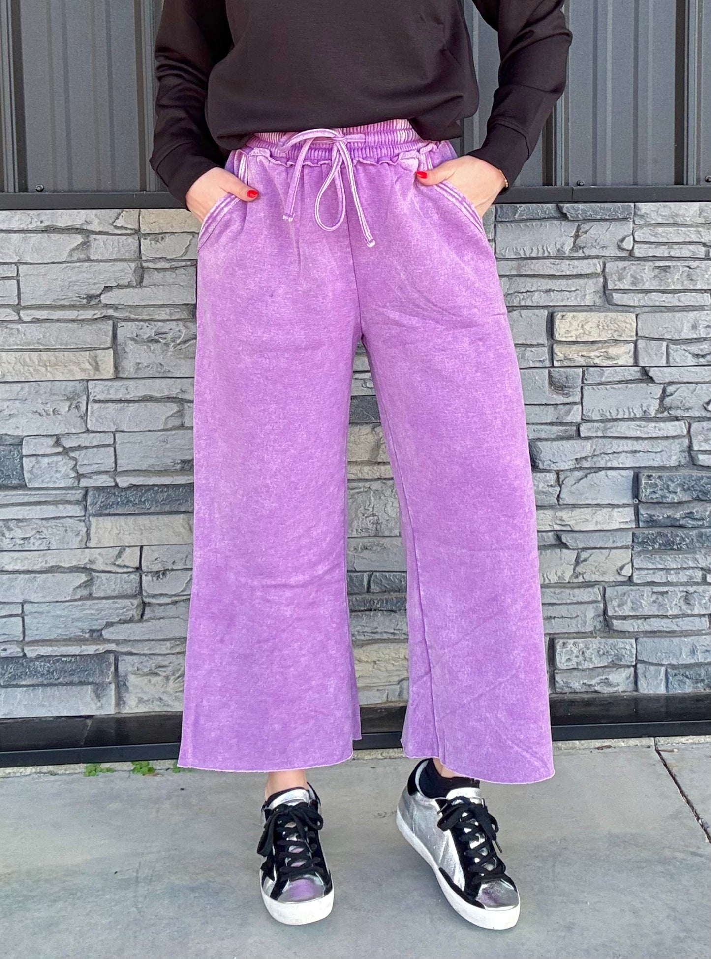 Cropped Acid Wash Fleece Sweatpants (Violet)