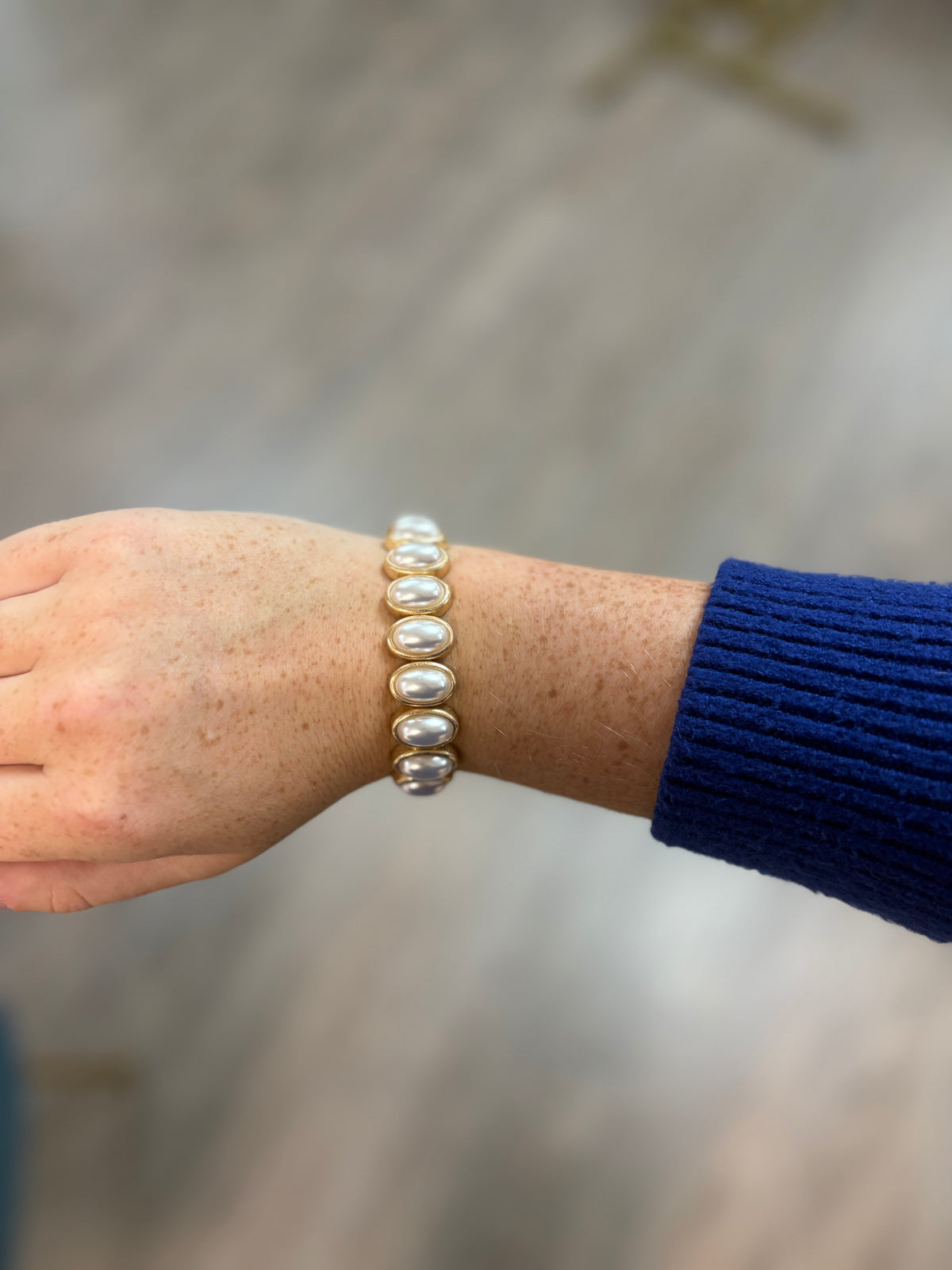 Oval Pearl Stretch Bracelet